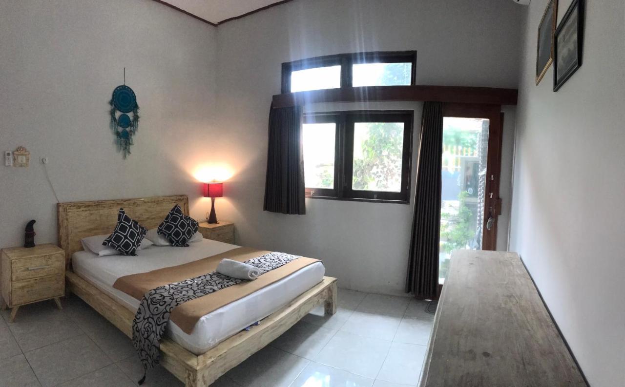 Medewi Secret Surfcamp Hotel Pulukan Eksteriør billede