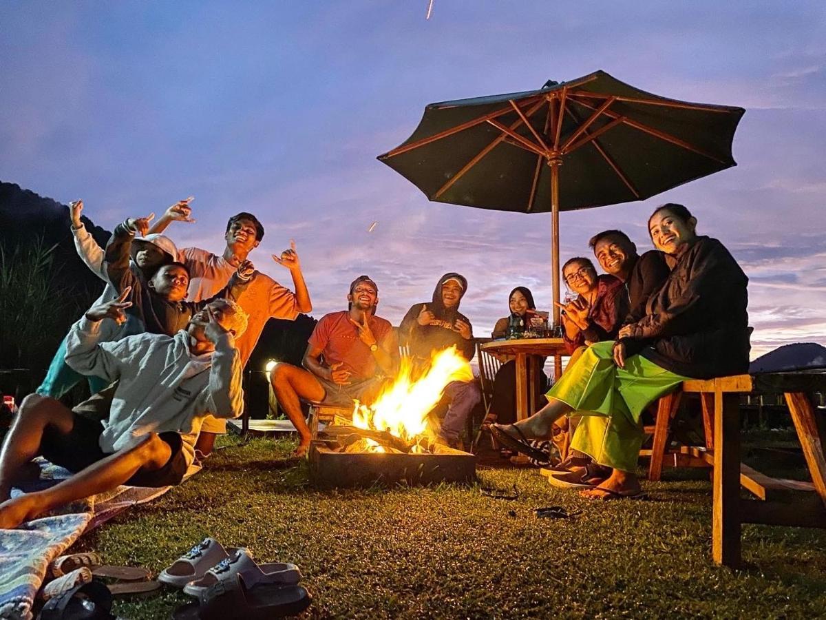 Medewi Secret Surfcamp Hotel Pulukan Eksteriør billede