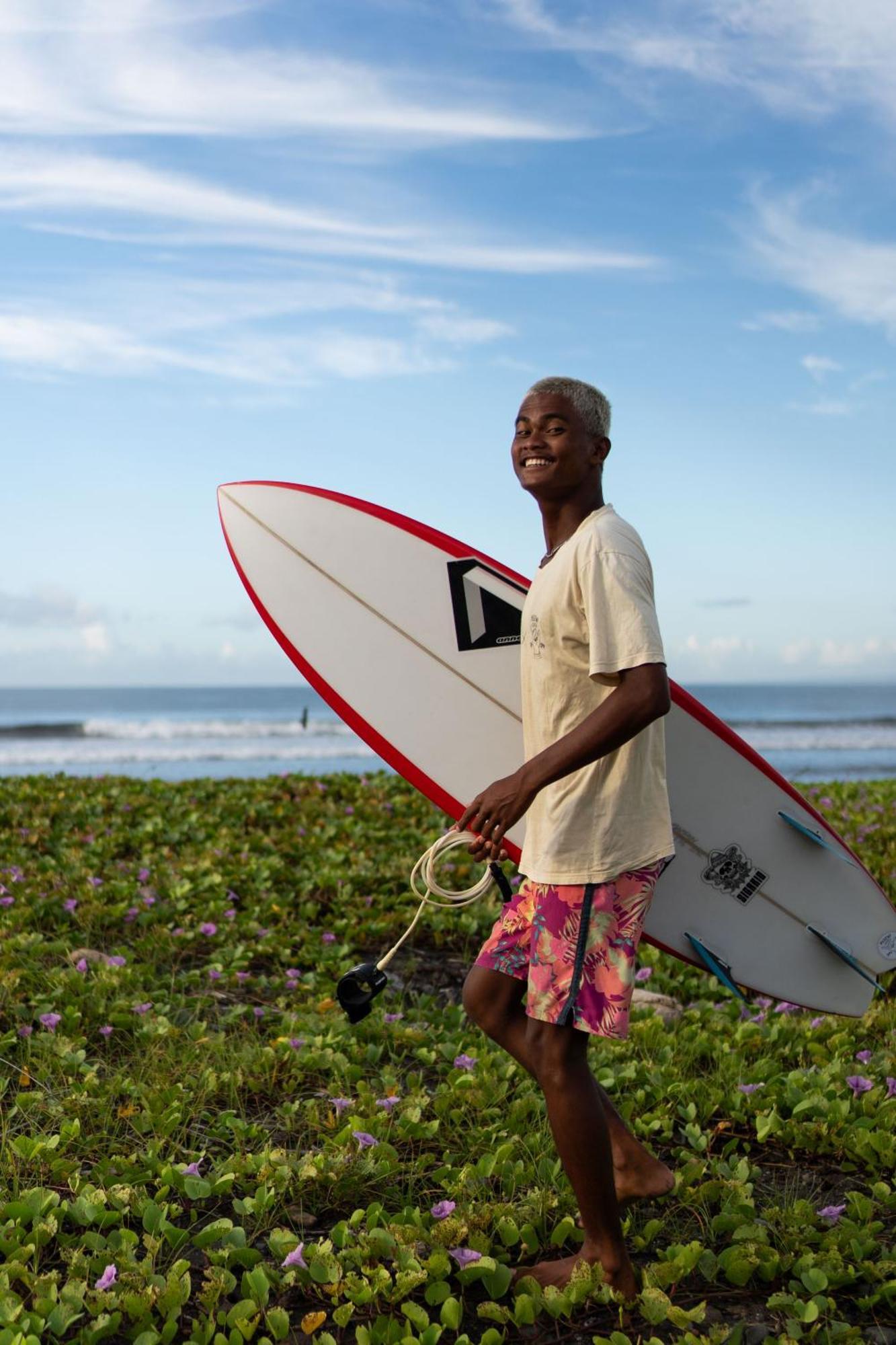 Medewi Secret Surfcamp Hotel Pulukan Eksteriør billede