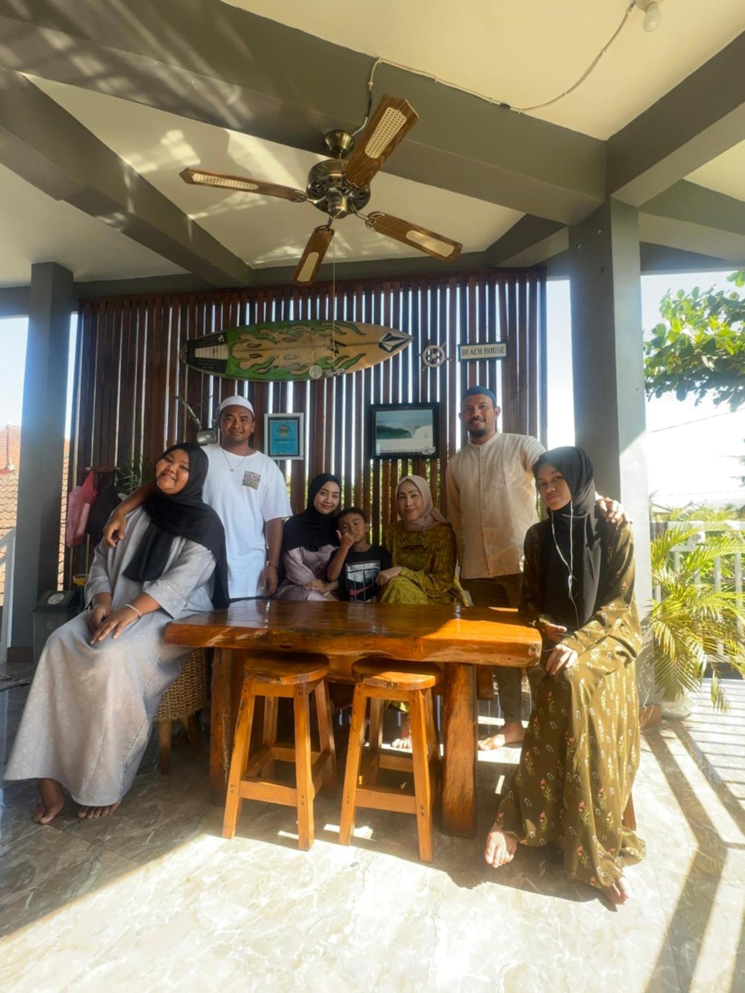 Medewi Secret Surfcamp Hotel Pulukan Eksteriør billede