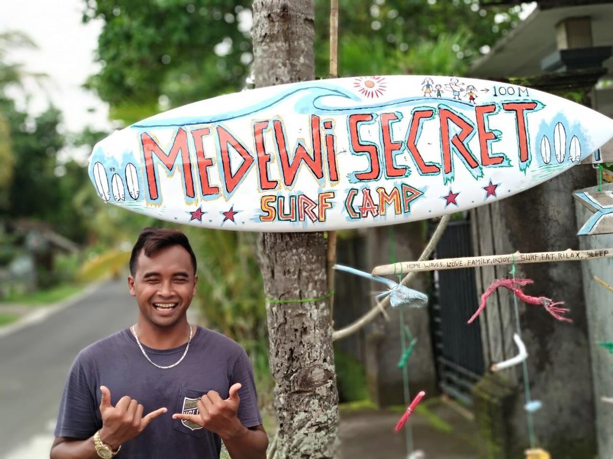 Medewi Secret Surfcamp Hotel Pulukan Eksteriør billede